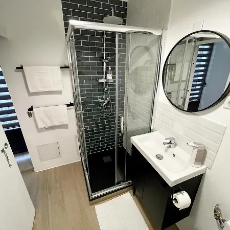 Hypercentre De Contemporain Proche Lyon * فيين